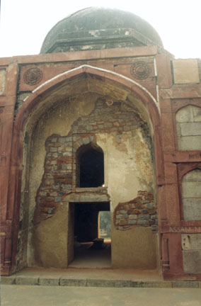 Mughal Architecture on Close Up Of Tomb Of Afsarwala  Humayun S Tomb