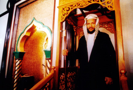 Photograph of Ustaz P. T. Yusuf at Masjid Malabar, 1999